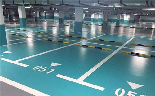 阜康阜康环氧地坪中涂：构筑坚固地面的关键环节